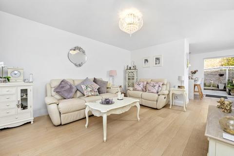 12 Barry Walk, Brighton, BN2 0HP