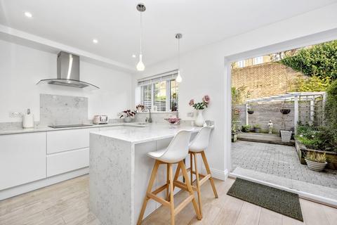 12 Barry Walk, Brighton, BN2 0HP
