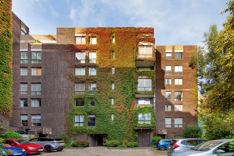 2 bedroom flat for sale, Valiant House, Vicarage Crescent, London