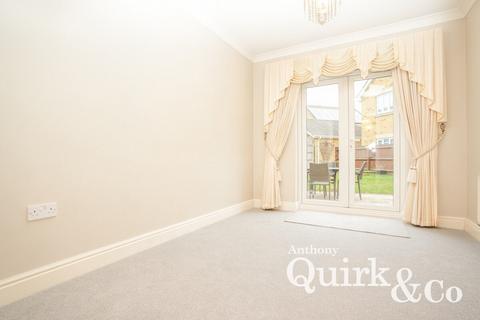 3 bedroom detached house for sale, Heather Close, Canvey Island, SS8