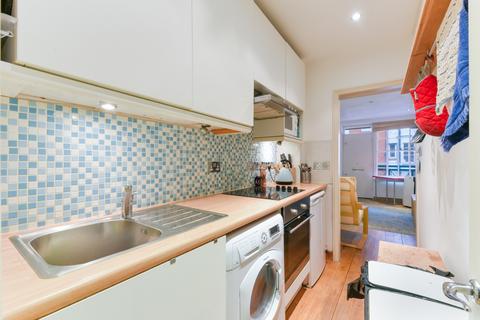 1 bedroom flat to rent, Beaumont Buildings, Martlett Court, London