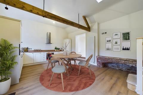 3 bedroom barn conversion for sale - Lullington Road, Coton-in-the-Elms