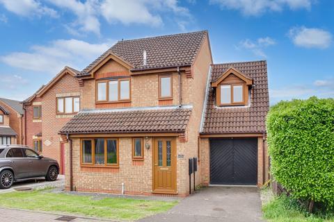 3 bedroom detached house for sale, Swallow Court, St. Neots PE19