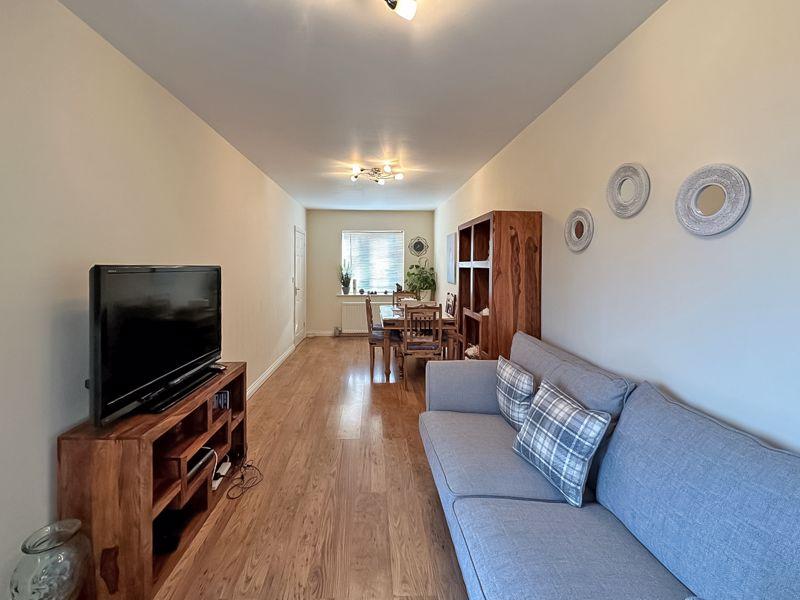 Sitting/dining room