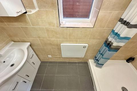 33 Smallshire Close, Wednesfield, Wolverhampton, WV11 3SL