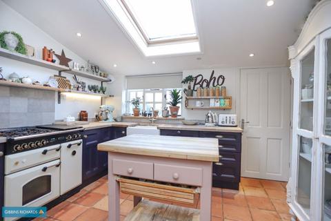 3 bedroom cottage for sale, SHERFORD ROAD - characterful interior