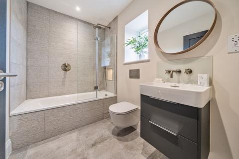 10 The Gallop, South Croydon, CR2 7LP