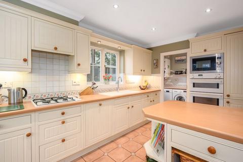 5 bedroom detached house for sale, Manor Place Bookham