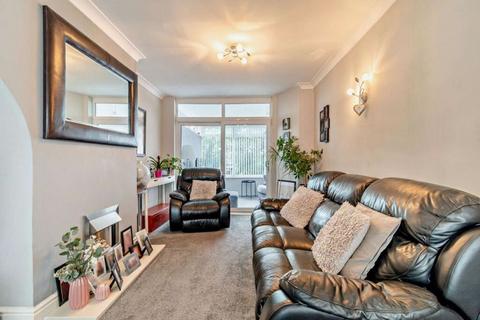 118 Elizabeth Road, Sutton Coldfield, B73 5AS