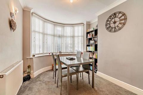 118 Elizabeth Road, Sutton Coldfield, B73 5AS