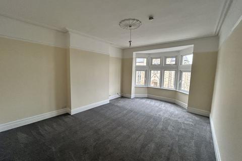 3 bedroom apartment for sale, Woodland Road West, Colwyn Bay