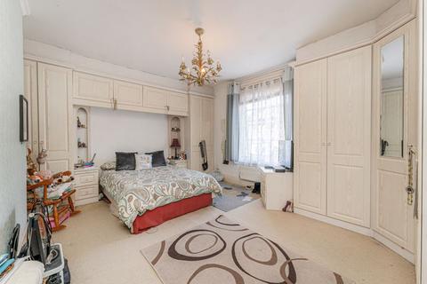 2 bedroom terraced house for sale, Gentlemans Row, Enfield