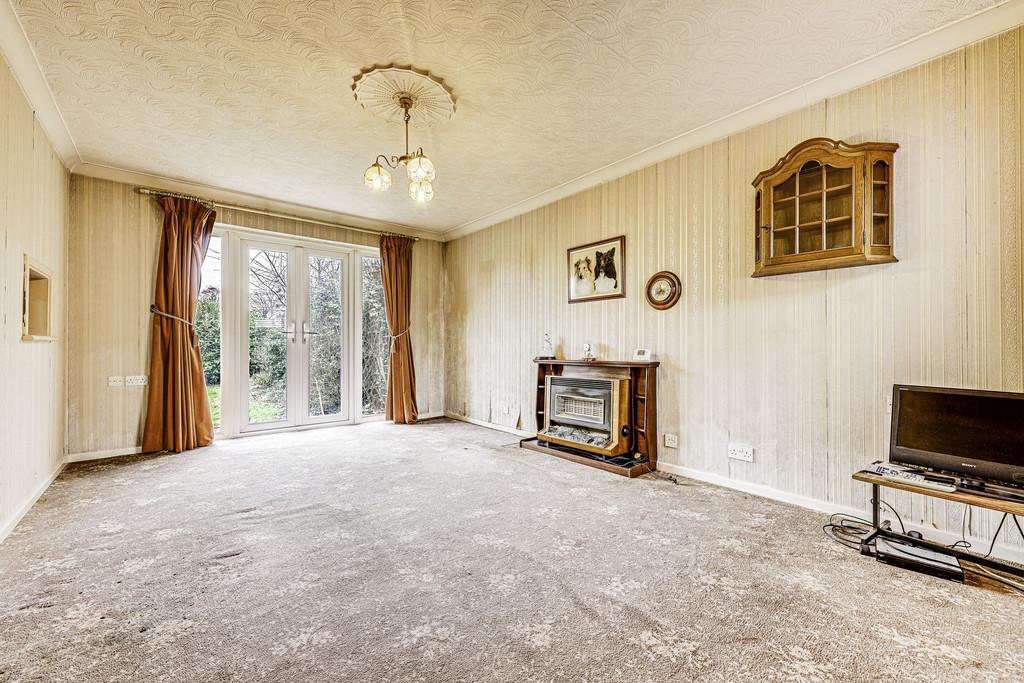 Rayleigh Road, LeighonSea 2 bed detached bungalow for sale £350,000