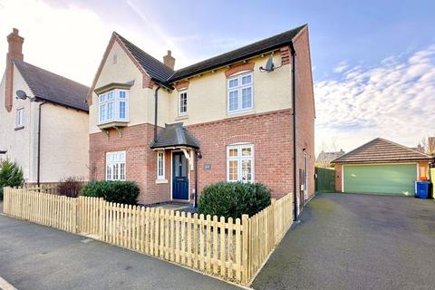 4 bedroom detached house for sale, Watts Road, Banbury - Double Garage