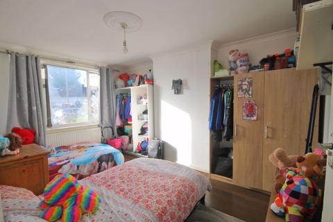 7, Peel Court Ravenor Park Road, Greenford, UB6 9LX