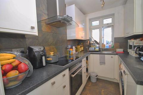 7, Peel Court Ravenor Park Road, Greenford, UB6 9LX