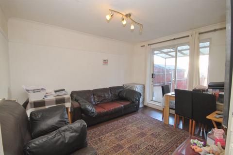 7, Peel Court Ravenor Park Road, Greenford, UB6 9LX