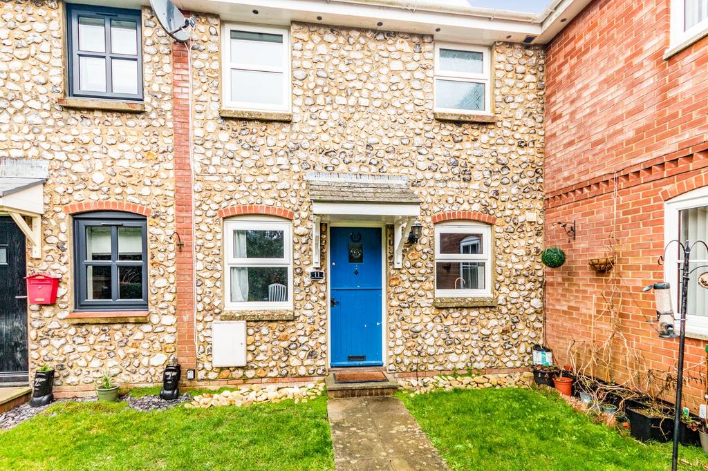 Broadway, Sandown 1 bed terraced house £750 pcm (£173 pw)