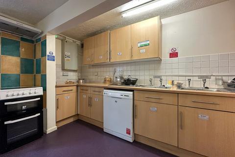 1 bedroom in a house share to rent, Bateman Street, Lower Ground CB2