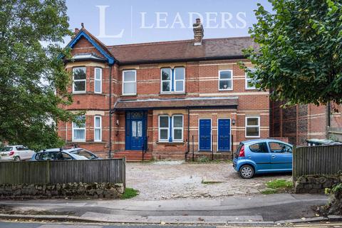 Studio to rent, The Drive, Tonbridge