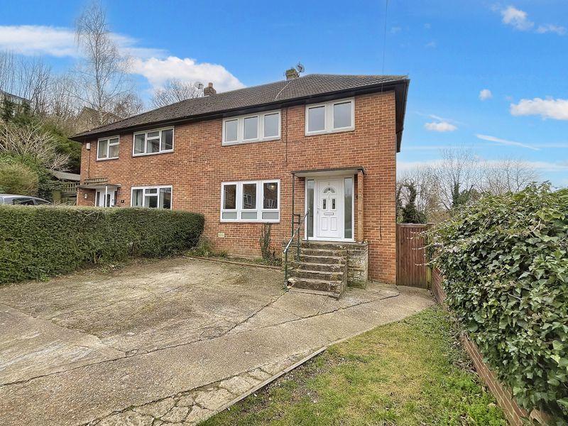 Lingfield Close, High HP13 3 bed semidetached house for sale