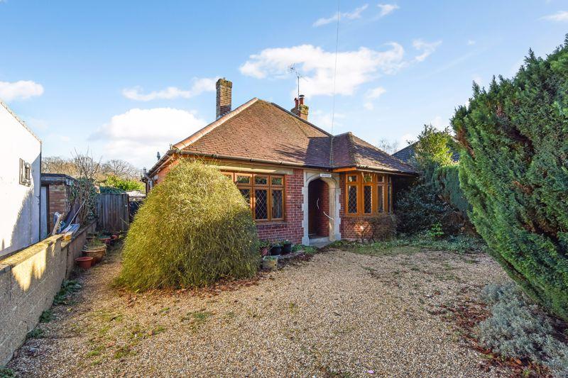 Park Road, Chandlers Ford 2 bed detached bungalow for sale £396,000