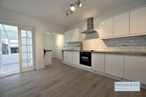 14 Chaucer Road, Bromsgrove, B60 2EF