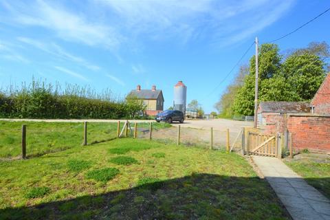 undefined, Easton NG33