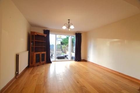 6 Chestnut Grove, Colsterworth, Grantham, NG33 5PE