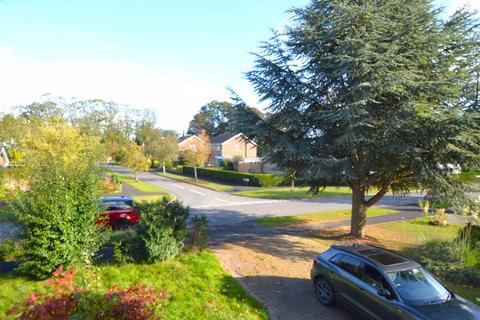 6 Chestnut Grove, Colsterworth, Grantham, NG33 5PE