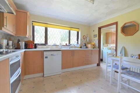 4 Hillview Road, South Witham, Grantham, NG33 5QW