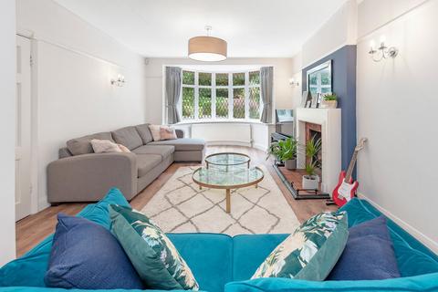 4 Coulsdon Court Road, Coulsdon, CR5 2LL