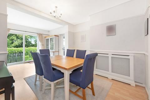 4 Coulsdon Court Road, Coulsdon, CR5 2LL