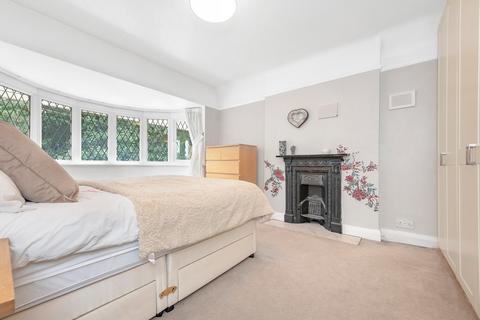 4 Coulsdon Court Road, Coulsdon, CR5 2LL