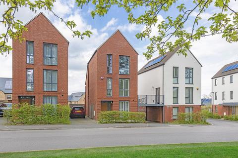 45 Cane Hill Drive, Coulsdon, CR5 3FR