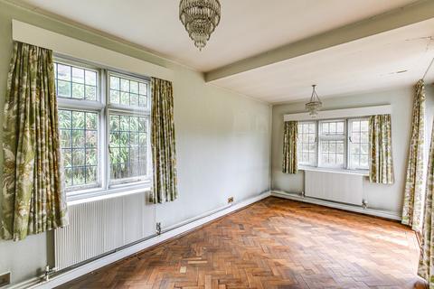 20 Peaks Hill, Purley, CR8 3JE