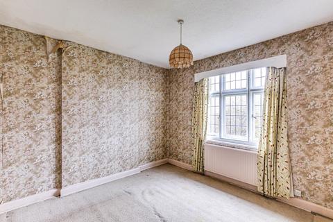 20 Peaks Hill, Purley, CR8 3JE