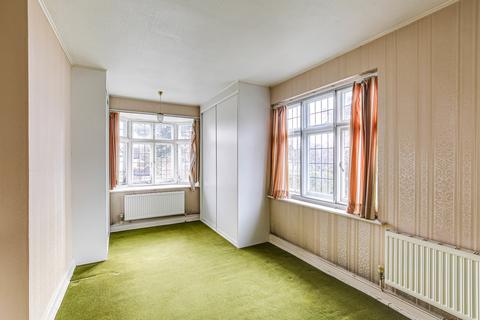 20 Peaks Hill, Purley, CR8 3JE