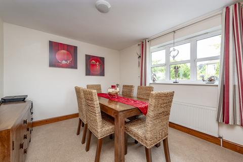 5 Milestone Drive, Purley, CR8 4HN