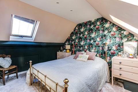 270 Glastonbury Road, Morden, SM4 6PF