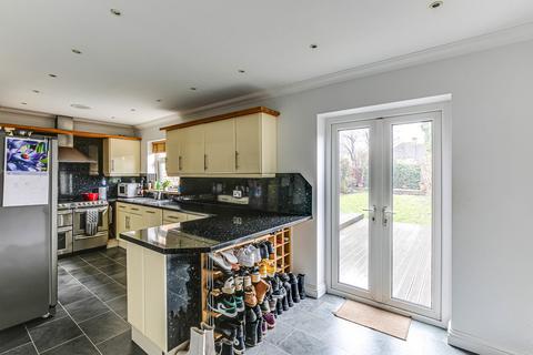 4 Vincent Road, Coulsdon, CR5 3DH