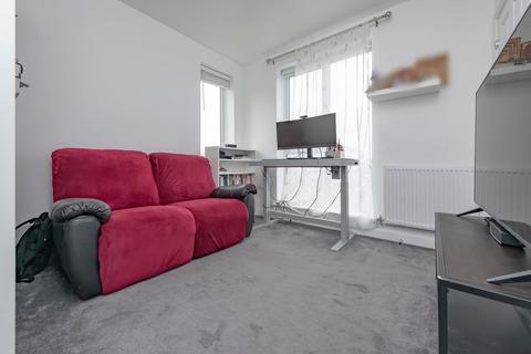 11 Johnson Drive, Coulsdon, CR5 3JR