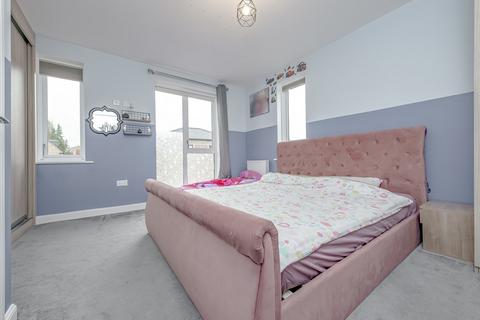 11 Johnson Drive, Coulsdon, CR5 3JR