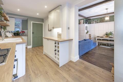 Flat B, 24 Campden Road, South Croydon, CR2 7EN