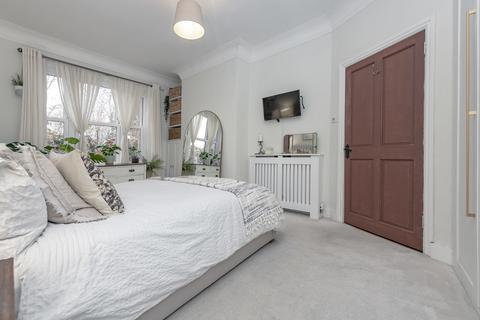 Flat B, 24 Campden Road, South Croydon, CR2 7EN
