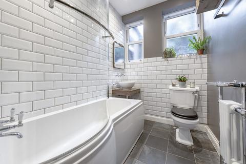 Flat B, 24 Campden Road, South Croydon, CR2 7EN