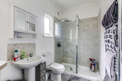 90 Mayfield Road, South Croydon, CR2 0BF