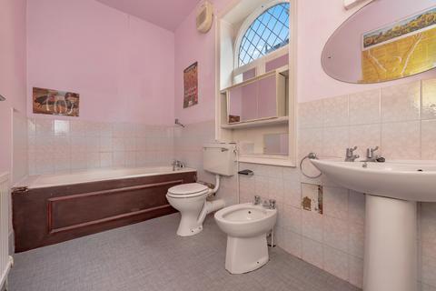 90 Mayfield Road, South Croydon, CR2 0BF