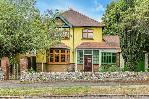 45 Howard Road, Coulsdon, CR5 2EB