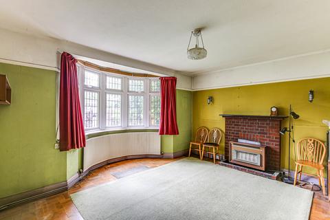 45 Howard Road, Coulsdon, CR5 2EB